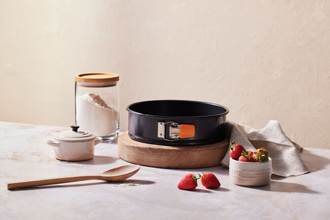 Nonstick Springform Pan (24cm)