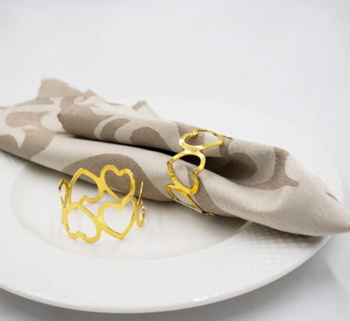 Round Heart Shape Napkin Ring Gold