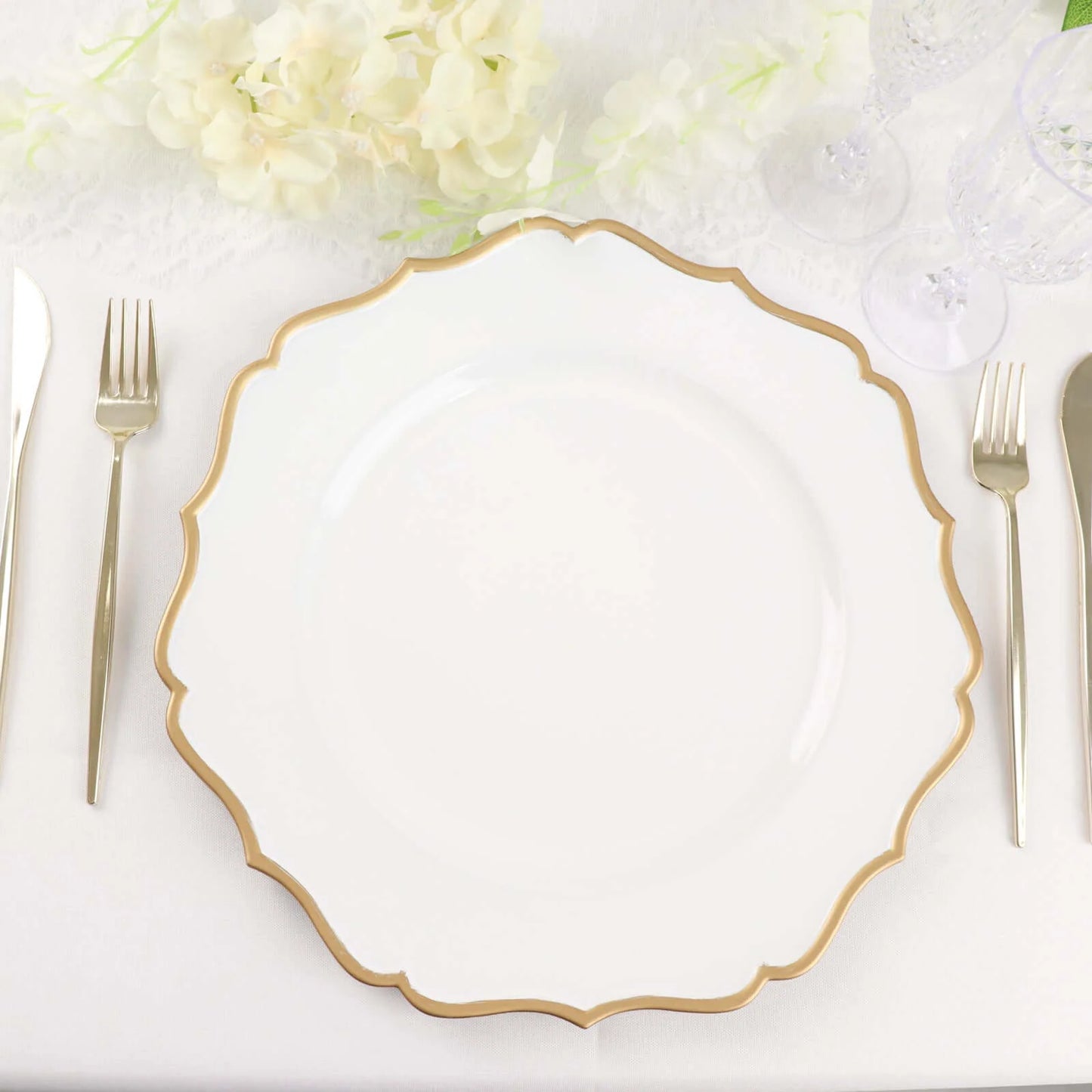 Plastic Scalloped Underplate White & Gold